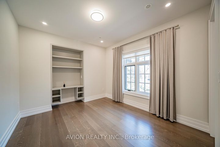 Photo 31 at 29 Evergreen Gardens, Leaside, Toronto