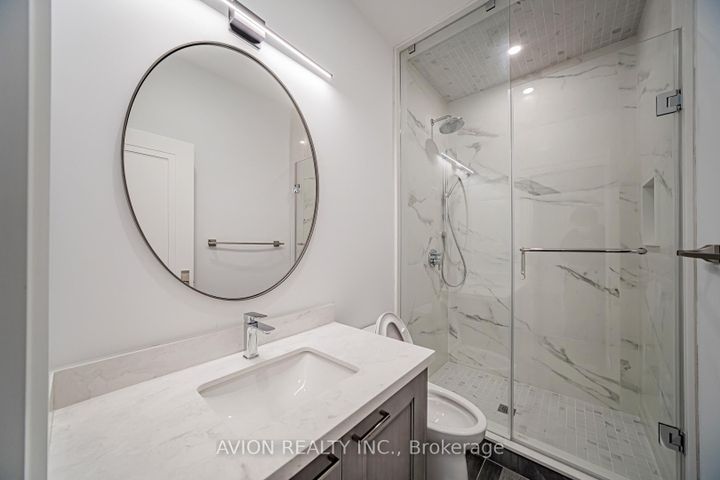 Photo 37 at 29 Evergreen Gardens, Leaside, Toronto