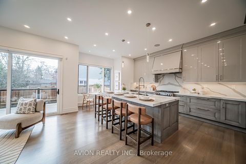 Photo 8 at 29 Evergreen Gardens, Leaside, Toronto