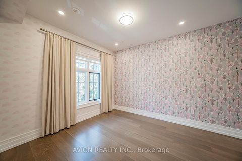 Photo 29 at 29 Evergreen Gardens, Leaside, Toronto