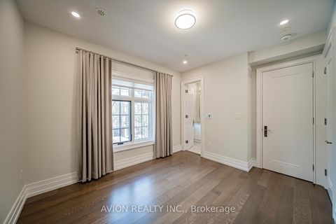 Photo 32 at 29 Evergreen Gardens, Leaside, Toronto