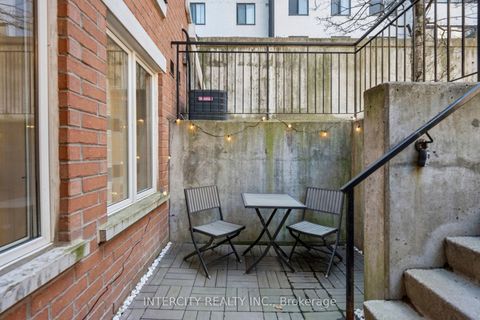 Photo 3 at 741 - 10 Laidlaw Street, South Parkdale, Toronto