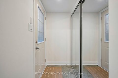 Photo 6 at 741 - 10 Laidlaw Street, South Parkdale, Toronto