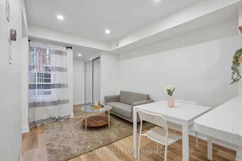 Photo 10 at 741 - 10 Laidlaw Street, South Parkdale, Toronto