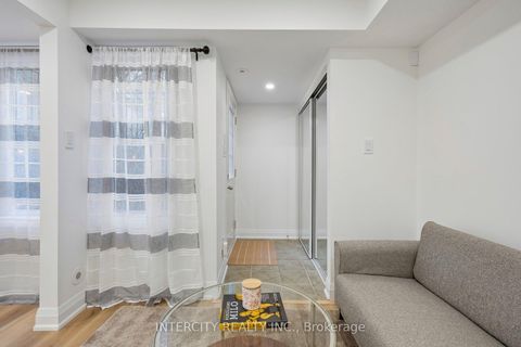 Photo 11 at 741 - 10 Laidlaw Street, South Parkdale, Toronto
