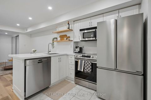 Photo 19 at 741 - 10 Laidlaw Street, South Parkdale, Toronto