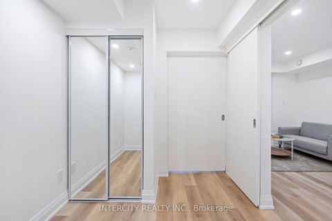 Photo 27 at 741 - 10 Laidlaw Street, South Parkdale, Toronto