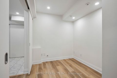 Photo 28 at 741 - 10 Laidlaw Street, South Parkdale, Toronto