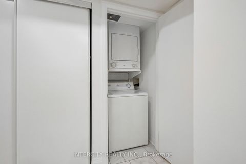 Photo 33 at 741 - 10 Laidlaw Street, South Parkdale, Toronto