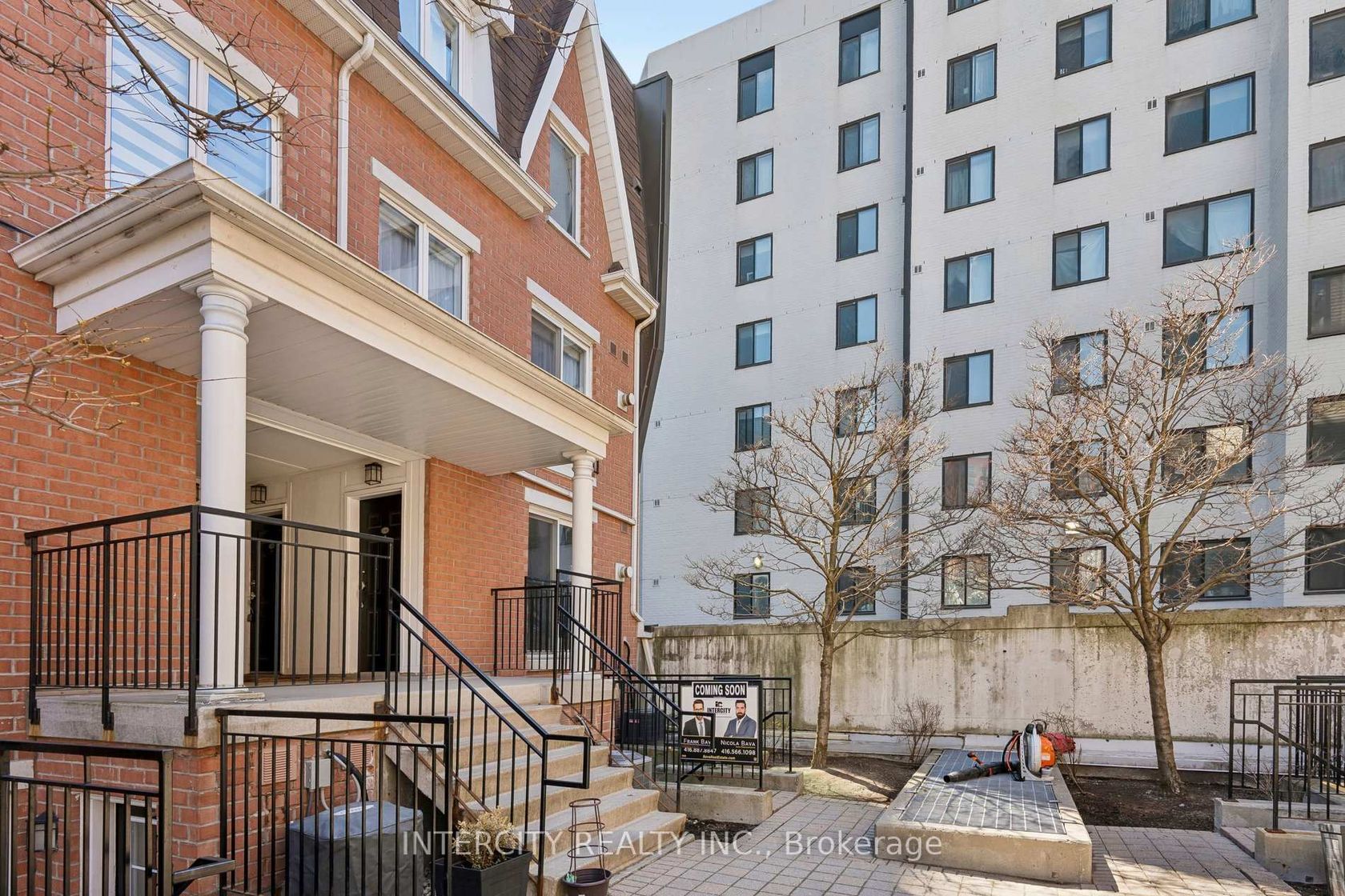 741 - 10 Laidlaw Street, South Parkdale, Toronto by Loree Meneguzzi Real Estate 741 - 10 Laidlaw Street, South Parkdale, Toronto