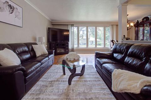 Photo 3 at 14 Thorpe Road, Richview, Toronto