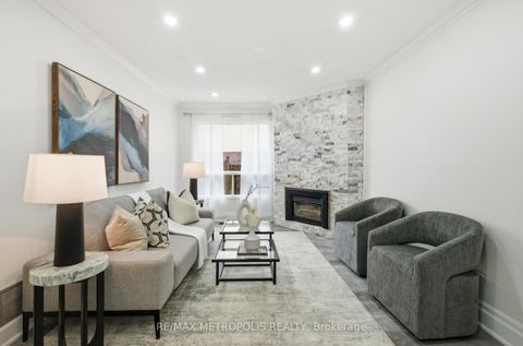 Photo 2 at 700 Mountjoy Court, Pinecrest, Oshawa