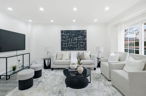 Photo 4 at 700 Mountjoy Court, Pinecrest, Oshawa