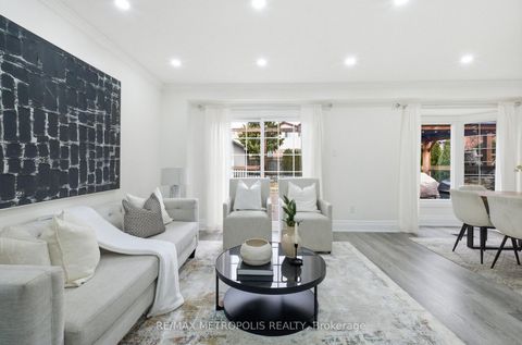 Photo 6 at 700 Mountjoy Court, Pinecrest, Oshawa