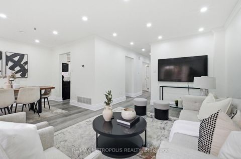 Photo 7 at 700 Mountjoy Court, Pinecrest, Oshawa