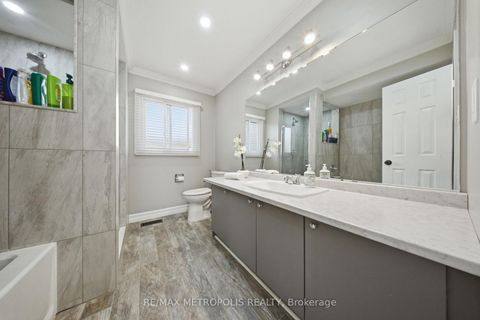 Photo 14 at 700 Mountjoy Court, Pinecrest, Oshawa