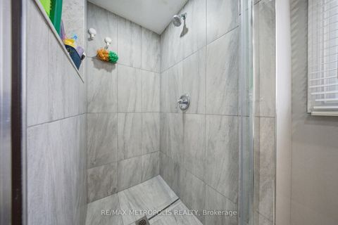 Photo 16 at 700 Mountjoy Court, Pinecrest, Oshawa