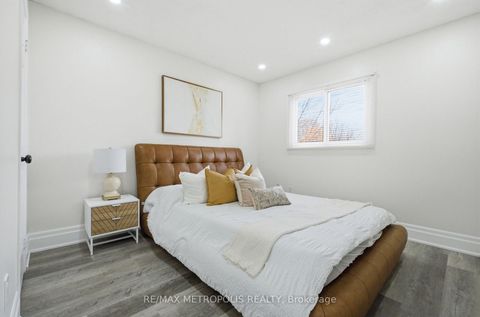 Photo 18 at 700 Mountjoy Court, Pinecrest, Oshawa