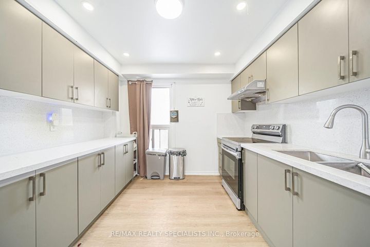 Photo 7 at 66 Enmount Drive, Southgate, Brampton