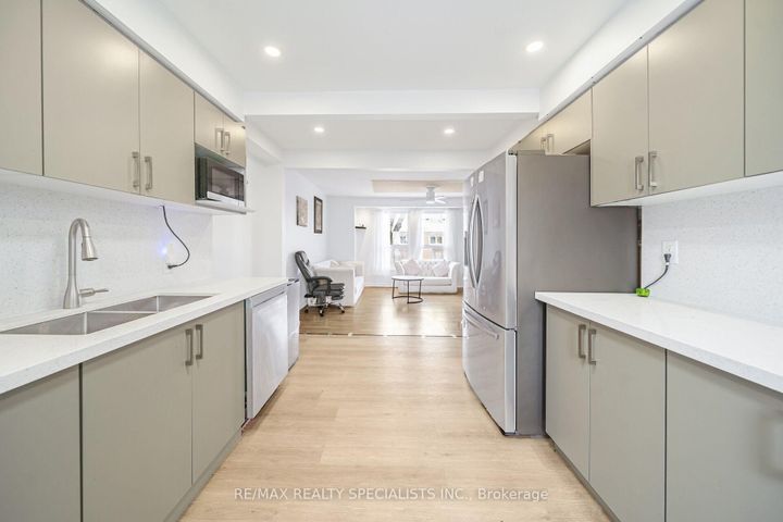 Photo 8 at 66 Enmount Drive, Southgate, Brampton