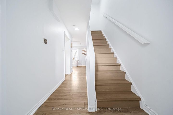 Photo 12 at 66 Enmount Drive, Southgate, Brampton