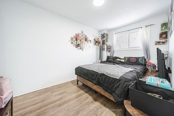 Photo 13 at 66 Enmount Drive, Southgate, Brampton