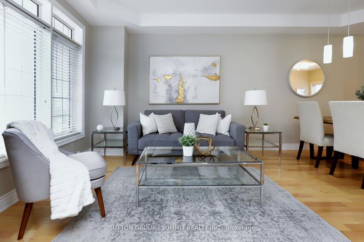 Photo 4 at 260 GLENASHTON Drive, RO River Oaks, Oakville