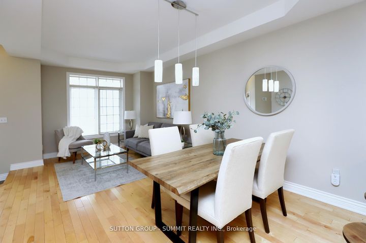 Photo 7 at 260 GLENASHTON Drive, RO River Oaks, Oakville