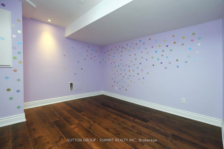 Photo 31 at 260 GLENASHTON Drive, RO River Oaks, Oakville