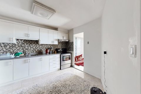 Photo 7 at 1206 - 60 Pavane Linkway, Flemingdon Park, Toronto