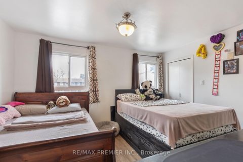 Photo 9 at 19 - 42 San Marino Way, Jane Heights, Toronto