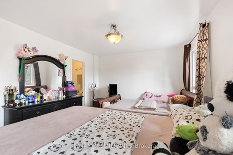 Photo 11 at 19 - 42 San Marino Way, Jane Heights, Toronto