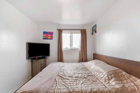 Photo 15 at 19 - 42 San Marino Way, Jane Heights, Toronto