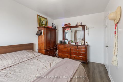 Photo 16 at 19 - 42 San Marino Way, Jane Heights, Toronto