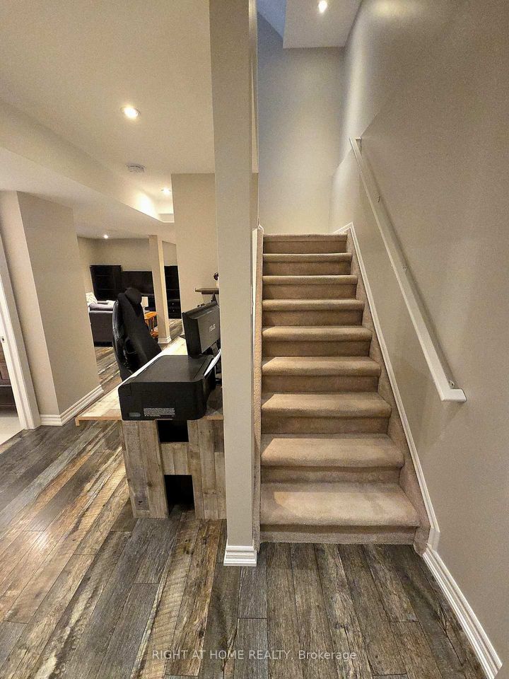 Photo 28 at 6914 Cordingley Crescent, Meadowvale, Mississauga