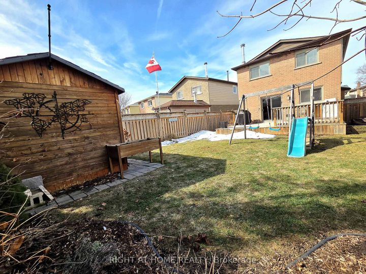 Photo 38 at 6914 Cordingley Crescent, Meadowvale, Mississauga