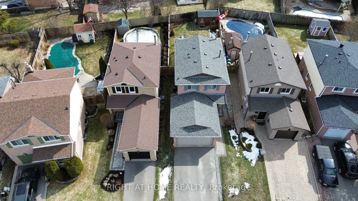 Photo 46 at 6914 Cordingley Crescent, Meadowvale, Mississauga