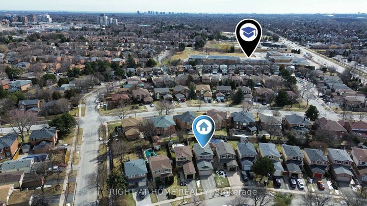 Photo 49 at 6914 Cordingley Crescent, Meadowvale, Mississauga