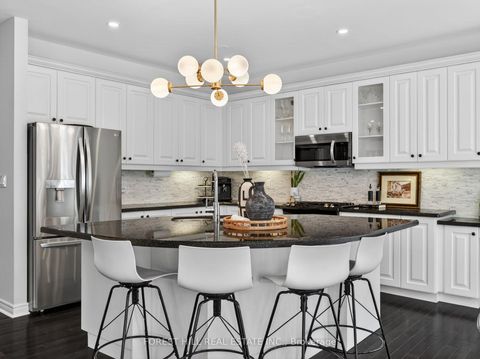 Photo 12 at 12 Wallenberg Drive, Patterson, Vaughan