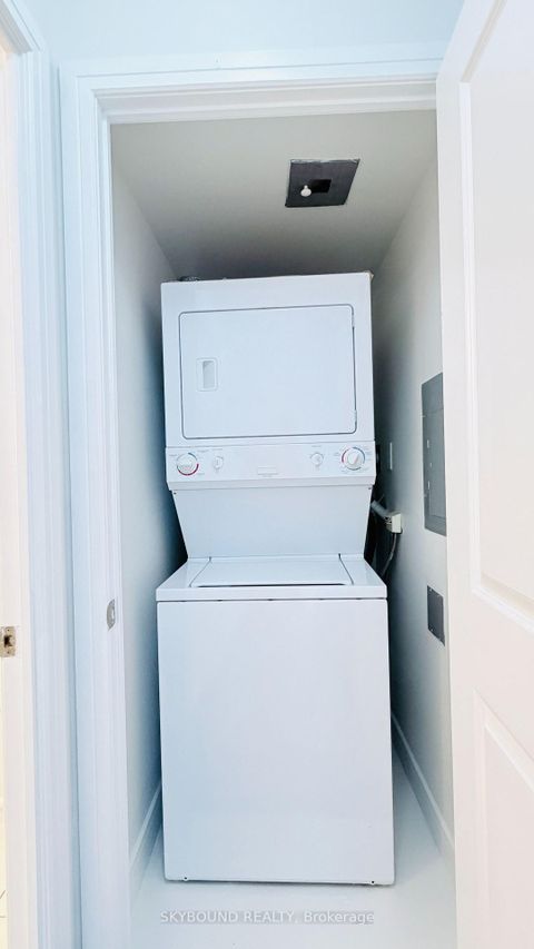 Photo 10 at 1209 - 35 Bales Avenue, Willowdale East, Toronto