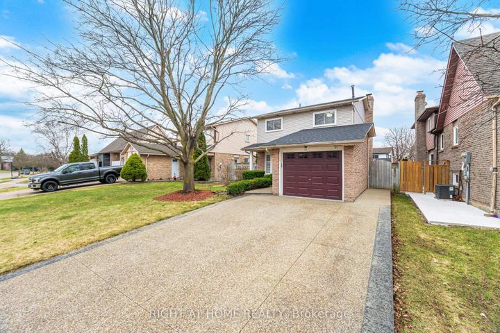 Photo 1 at 6360 Atherly Crescent, Meadowvale, Mississauga