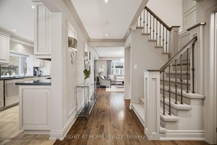 Photo 3 at 6360 Atherly Crescent, Meadowvale, Mississauga