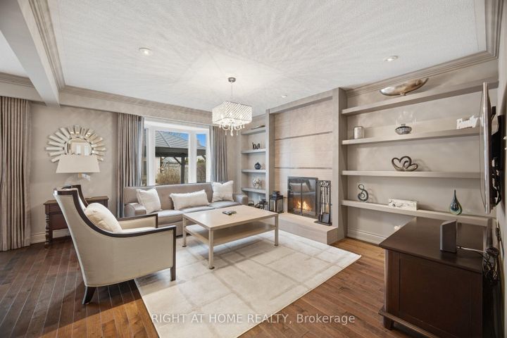 Photo 5 at 6360 Atherly Crescent, Meadowvale, Mississauga