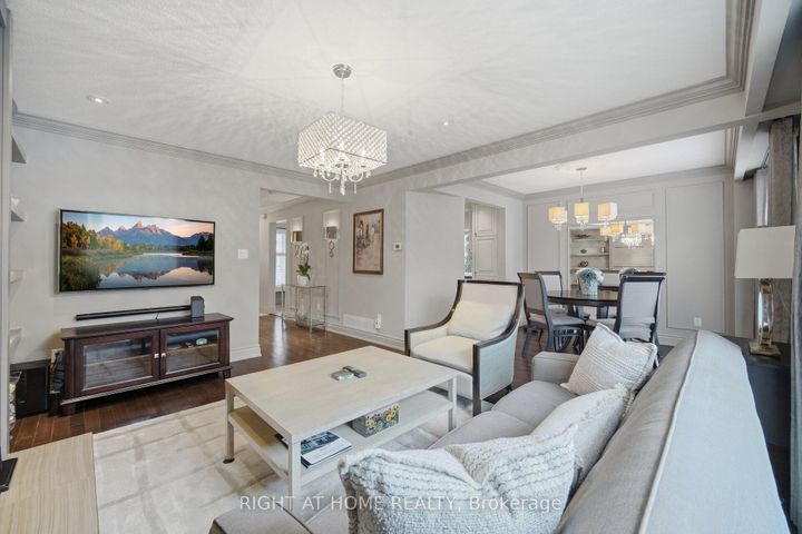 Photo 7 at 6360 Atherly Crescent, Meadowvale, Mississauga