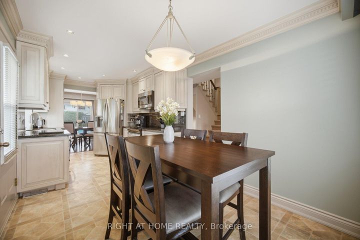 Photo 15 at 6360 Atherly Crescent, Meadowvale, Mississauga