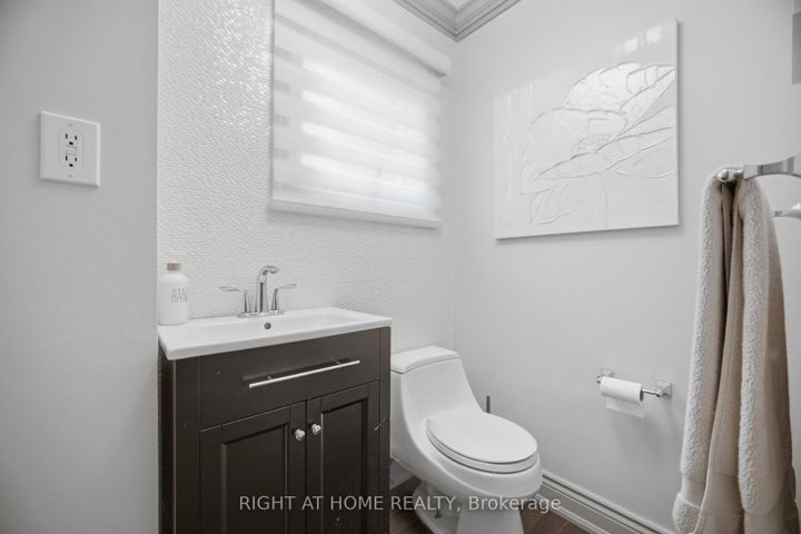 Photo 17 at 6360 Atherly Crescent, Meadowvale, Mississauga
