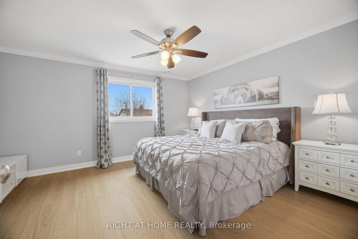 Photo 20 at 6360 Atherly Crescent, Meadowvale, Mississauga