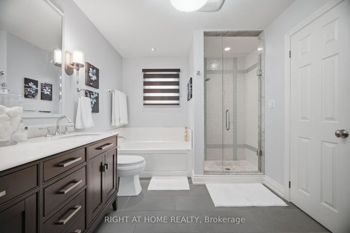 Photo 25 at 6360 Atherly Crescent, Meadowvale, Mississauga