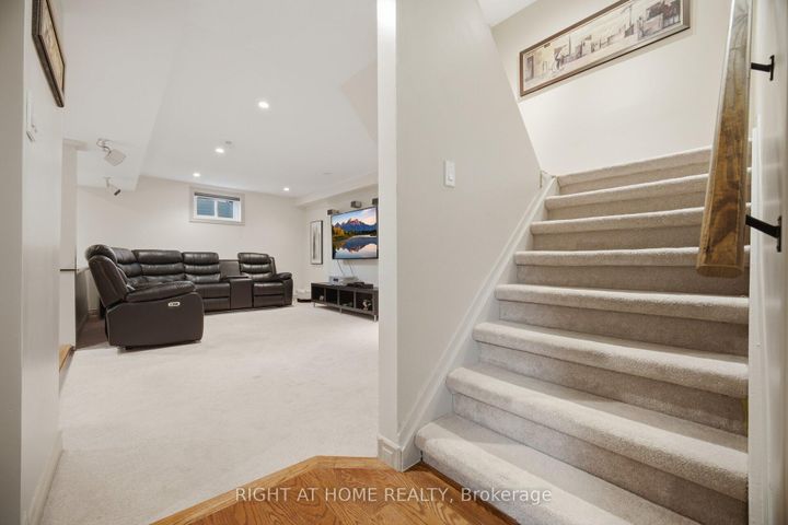 Photo 33 at 6360 Atherly Crescent, Meadowvale, Mississauga