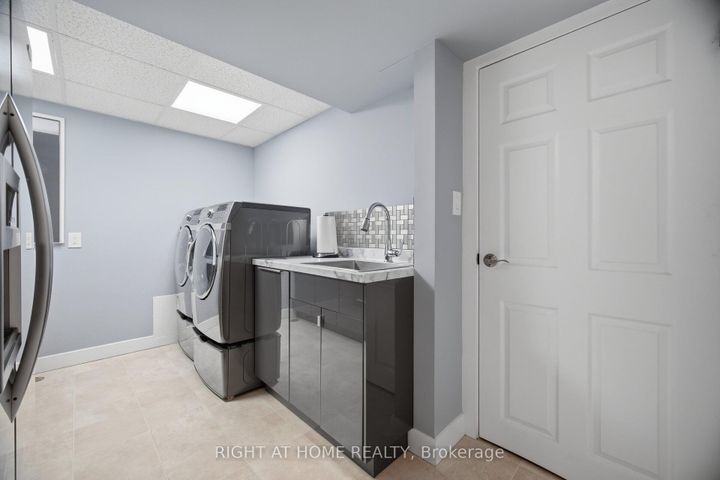 Photo 43 at 6360 Atherly Crescent, Meadowvale, Mississauga